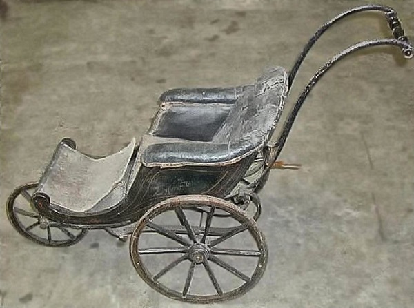 трехколесная коляска для детей