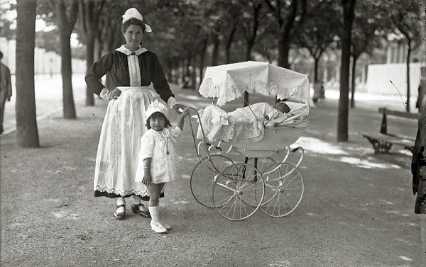 1917 г. Дети с няней на Пасео де ла Конча, Сан-Себастьян, Испания