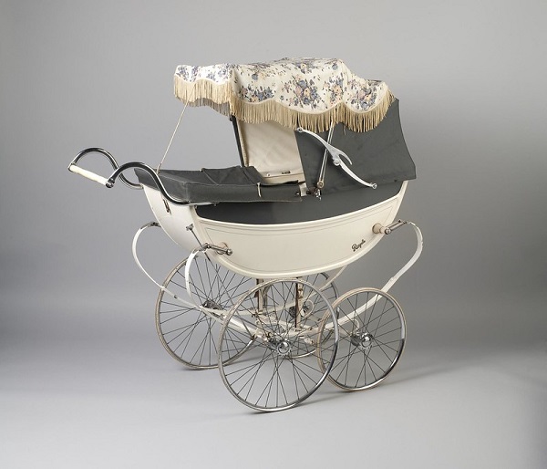 1959 г. Детская коляска Royale, изготовленная в Англии компанией A & F Saward.