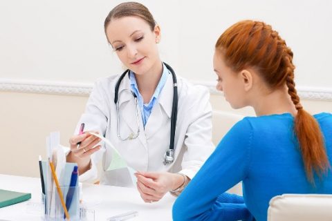 каких врачей нужно посетить после родов