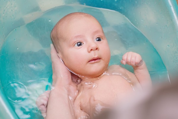 боязнь купать малыша - основной страх молодых мам