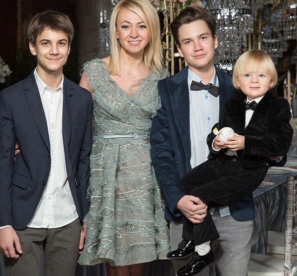 знаменитости с детьми, рожденными от разных мужчин: Яна Рудковская