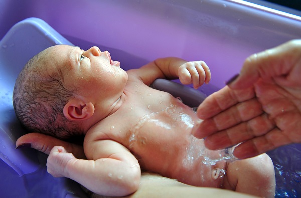 уход за кожей с акне у новорожденного
